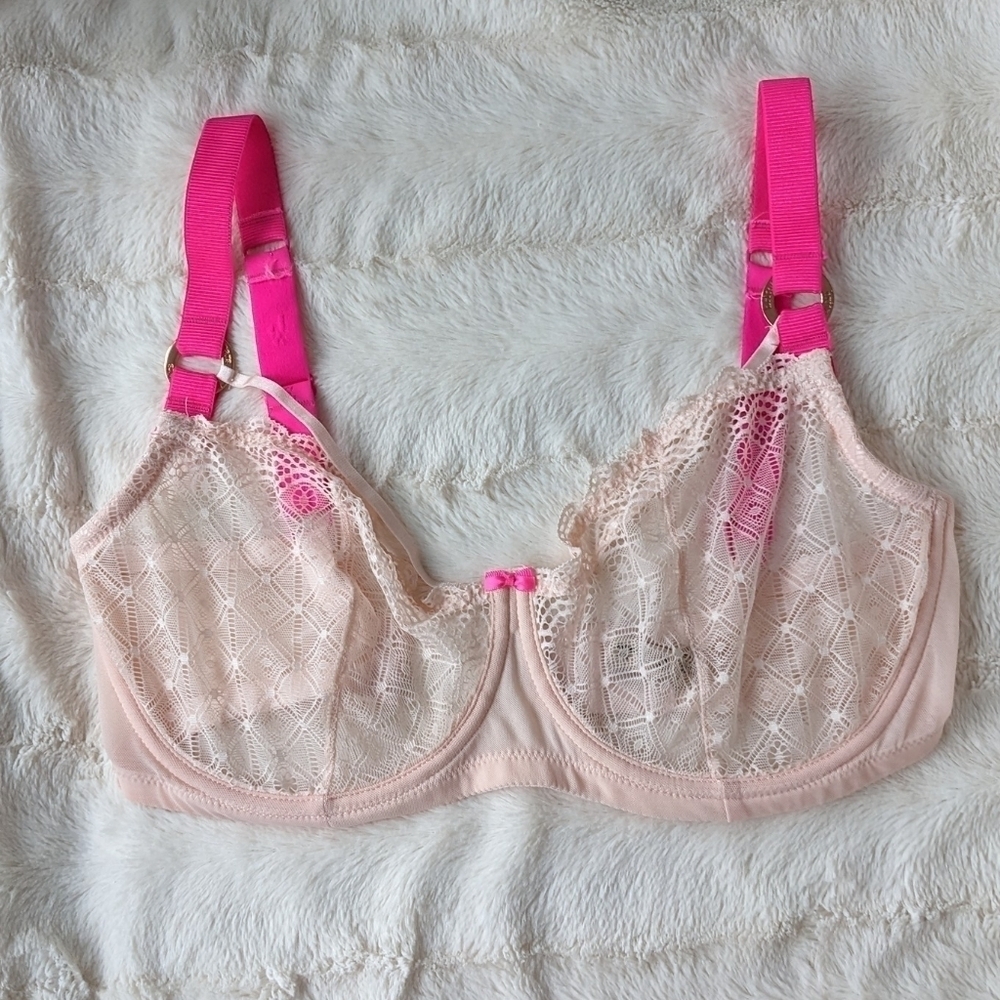 Britney Spears lace sexy bra pastel pink beige 32i B131